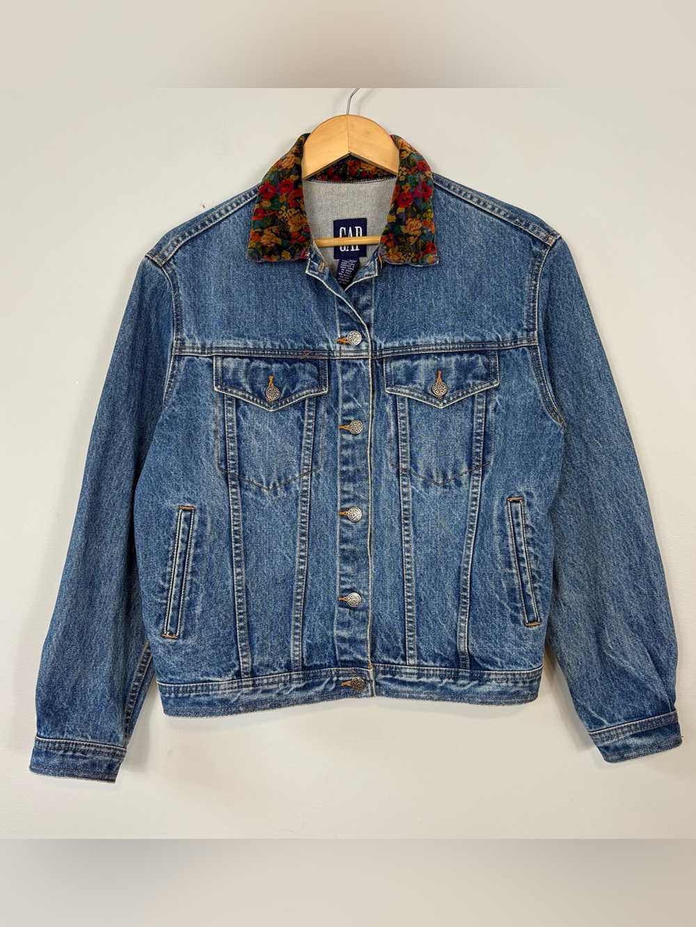 Vintage 90s GAP Women’s Denim Jean Jacket Size M Medium Velvet Flower Collar